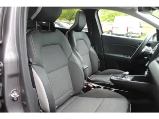 Foto 19 van Renault Captur 1.3 TCe 140 Mild Hybrid EDC AUT Intens | Navigatie | Camera | Cruise | Climate Contro