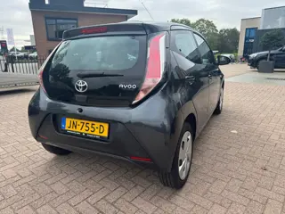 Foto 17 van Toyota Aygo 1.0 VVT-i- bluetooth- unieke kmstand- automaat