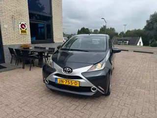 Foto 15 van Toyota Aygo 1.0 VVT-i- bluetooth- unieke kmstand- automaat
