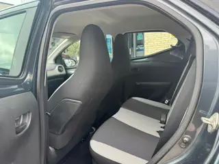 Foto 12 van Toyota Aygo 1.0 VVT-i- bluetooth- unieke kmstand- automaat