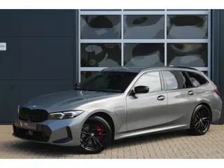 Foto 12 van BMW 3-serie Touring 330e M-Sport Pro | ACC | Head-up | HK | 19''
