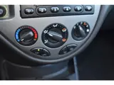 Foto 28 van Ford Focus 1.6-16V Trend Automaat Airco 5-deurs 1e eigenaar Pdc Trekhaak lees goed!!! HANDELSAUTO -