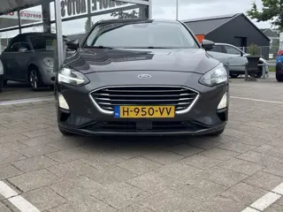 Foto 16 van Ford Focus 1.0 EcoBoost Titanium Business /Cruise/Clima/Trekhaak afneembaar/Navi/2020/