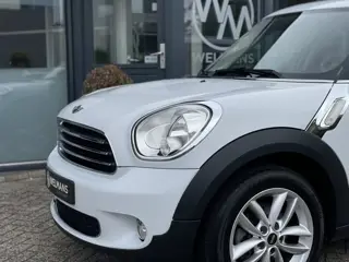 Foto 18 van MINI Countryman 2.0 Cooper D Aut. | Leder | 17 inch | Nieuwe APK