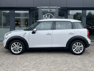 Foto 17 van MINI Countryman 2.0 Cooper D Aut. | Leder | 17 inch | Nieuwe APK