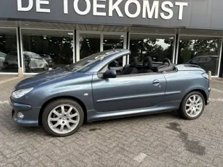 PEUGEOT 206 1.6i 16V Automaat Airco ECC PDC Jaar nieuwe APK