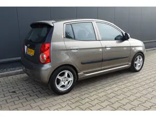 Foto 12 van Kia Picanto 1.0