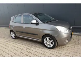 Foto 13 van Kia Picanto 1.0