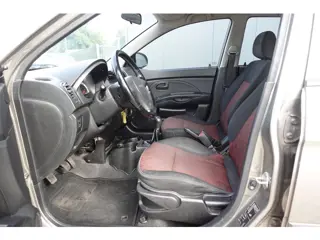 Foto 14 van Kia Picanto 1.0