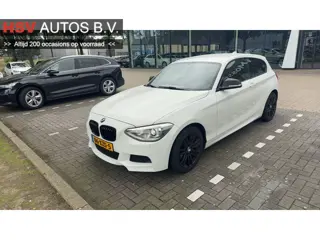 BMW 1-serie 116i Upgrade Edition M-spor navi LEER org NL