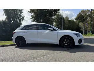 Foto 19 van Audi A3 Sportback - 30 TFSI S edition