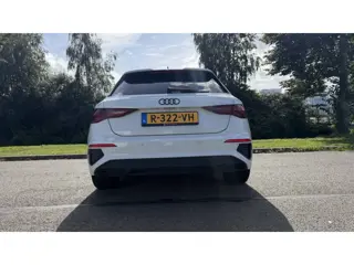 Foto 13 van Audi A3 Sportback - 30 TFSI S edition