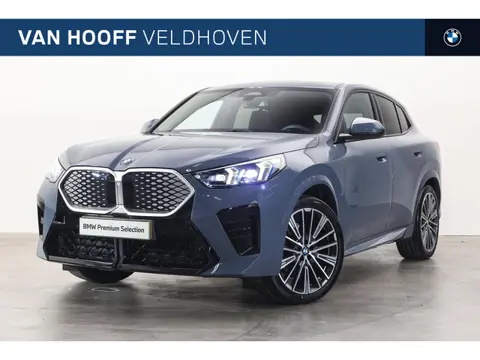 BMW iX2 xDrive30 M Sport / Sportstoelen / Comfort Access / Head-Up / Adaptieve LED / Stoelverwarming