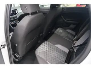 Foto 12 van Volkswagen Polo 1.0 TSI 2x R-Line 95PK DSG Facelift Pano IQ Matrix Led Virtual PDC