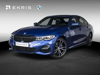 BMW 3 Serie Sedan 330e SoH 89% | High Executive | M Sport | Stoelverwarming | Harman Kardon | LED | 