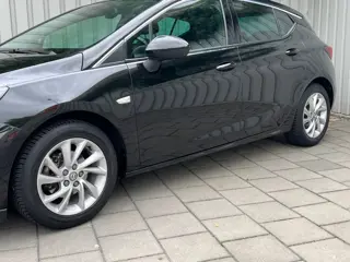 Foto 13 van Opel Astra 1.2 Business Edition|80000KM|Navigatie|Climate Control|