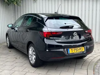 Foto 15 van Opel Astra 1.2 Business Edition|80000KM|Navigatie|Climate Control|