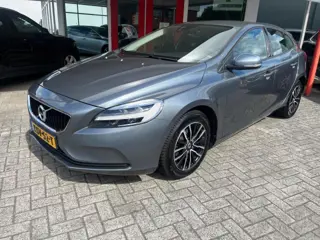 VOLVO V40 2.0 T2 122PK Momentum  122 PK Camera  Trekhaak  Ledkoplampen