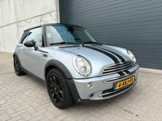 Foto 11 van Mini 1.6i Cooper Pepper AUT PANO PDC CLIMA