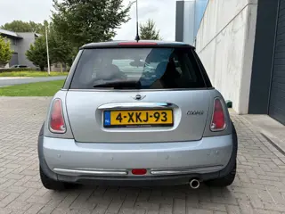 Foto 16 van Mini 1.6i Cooper Pepper AUT PANO PDC CLIMA