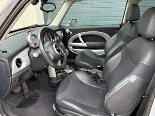 Foto 12 van Mini 1.6i Cooper Pepper AUT PANO PDC CLIMA
