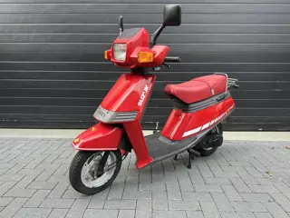 Foto 12 van Suzuki CP50 Retro Vintage scooter bromscooter bromfiets BJ 1985