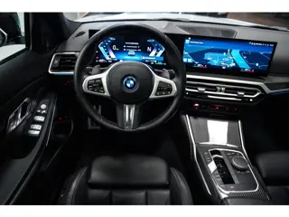 Foto 15 van BMW 3-serie 320e M Sport|Open dak|Harman Kardon|Leder|NAP