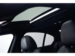 Foto 16 van BMW 3-serie 320e M Sport|Open dak|Harman Kardon|Leder|NAP