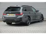 Foto 26 van BMW 3 Serie Touring 330e M-Sport Pro | Panodak | Trekhaak | H&K | HUD | Carbon | Memory | ACC |