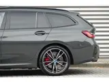 Foto 22 van BMW 3 Serie Touring 330e M-Sport Pro | Panodak | Trekhaak | H&K | HUD | Carbon | Memory | ACC |