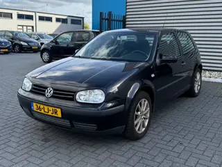 Volkswagen Golf 1.6-16V Sportline