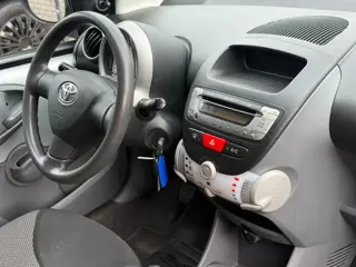 Foto 19 van Toyota Aygo 1.0-12V Comfort Airco Elektrische Ramen Nieuwe Apk