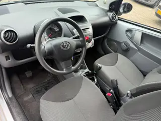 Foto 12 van Toyota Aygo 1.0-12V Comfort Airco Elektrische Ramen Nieuwe Apk