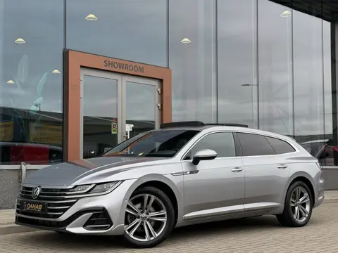 Volkswagen Arteon Shooting Brake 1.4 TSI eHybrid R-Line Business+ | ACC | SOH 92,5% | Stoel/Stuurver