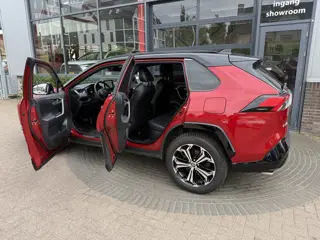 Foto 14 van Toyota RAV4 2.5 Plug-in Hybrid AWD Bi-Tone Plus (bj 2021)