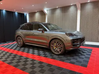 Porsche Cayenne Porsche Cayenne 3.0 V6 462pk E-hybrid Sport Chrono+ Passenger Display Pano 360C 4Wie