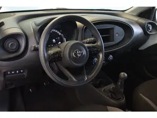 Foto 17 van Toyota Aygo X 1.0 VVT-i MT | 5 DRS | AIRCO | ADAP CRUISE | LANE-ASSIST | START / STOP |