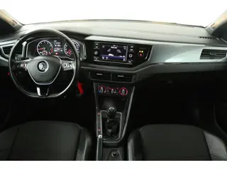 Foto 11 van Volkswagen Polo 1.0 TSI Sport (STOELVERWARMING, PARKEERSENSOREN, MULTIMEDIA)