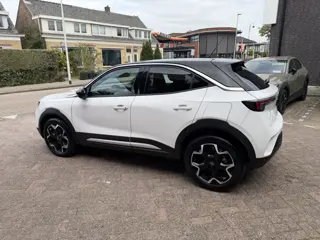 Foto 13 van Opel Mokka 1.2 Turbo Ultimate Automaat/Massage stoel/Camera/Stoelverwarming.