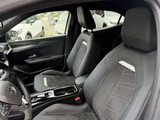 Foto 19 van Opel Mokka 1.2 Turbo Ultimate Automaat/Massage stoel/Camera/Stoelverwarming.