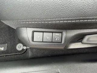 Foto 11 van Opel Mokka 1.2 Turbo Ultimate Automaat/Massage stoel/Camera/Stoelverwarming.