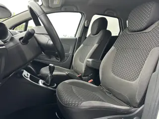 Foto 11 van Renault Captur 0.9 TCe Intens | NAVI | CAMERA | PARKEERSENSOREN V+A | CLIMATE | CRUISE | APPLE CARPL