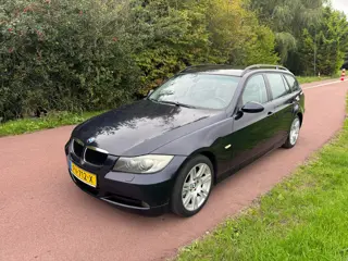 Foto 12 van BMW 3-serie Touring 320i |Luxe|NW APK|