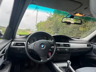 Foto 17 van BMW 3-serie Touring 320i |Luxe|NW APK|