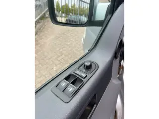 Foto 18 van Volkswagen Transporter 2.5 TDI 340 4Motion Trendline DC