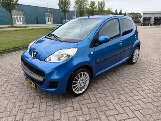 Peugeot 107 1.0-12V Sportium