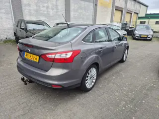 Foto 20 van Ford Focus Ford Focus 1.6 TI-VCT First Edition-SEDAN