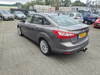 Foto 19 van Ford Focus Ford Focus 1.6 TI-VCT First Edition-SEDAN
