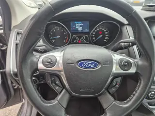 Foto 17 van Ford Focus Ford Focus 1.6 TI-VCT First Edition-SEDAN
