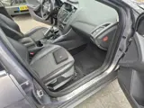 Foto 24 van Ford Focus Ford Focus 1.6 TI-VCT First Edition-SEDAN